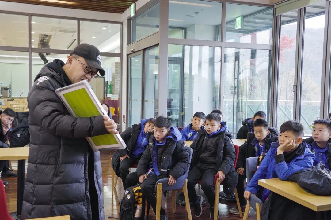 董路：努力培养五大联赛球员比进世界杯更有意义
