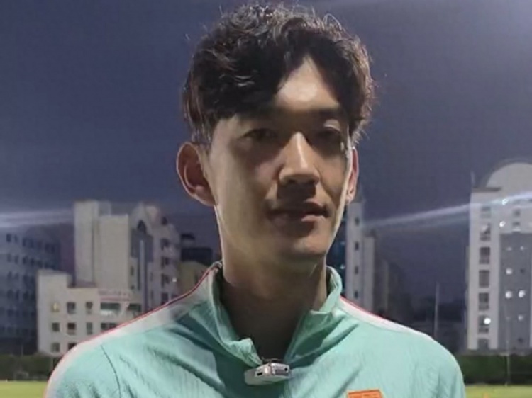 颜骏凌:不念新加坡旧账,为武磊百场骄傲