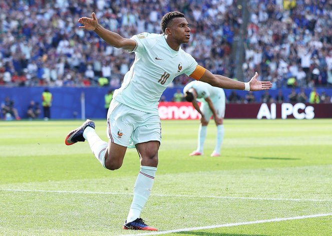 兵不血刃 法国2-0摩洛哥挺进四强