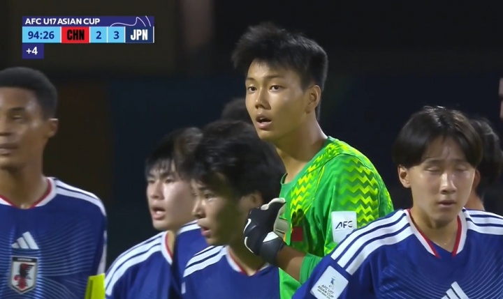 U17亚洲杯决赛：国少补时角球差之毫厘，秦子牛压上赵松源头槌遭神扑