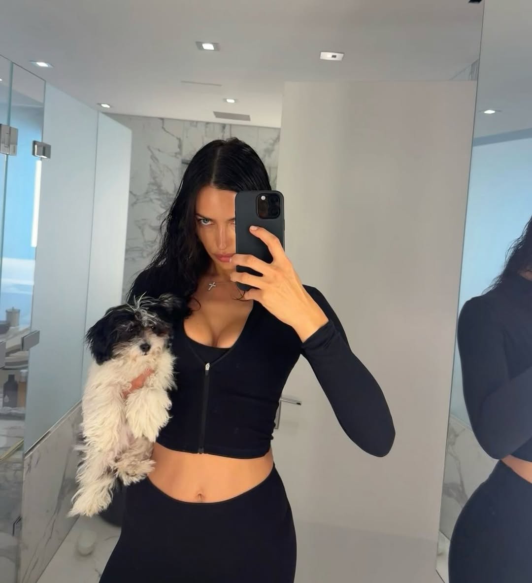 前C罗女友伊莲娜新恋情确认：对象为NBA球星布克