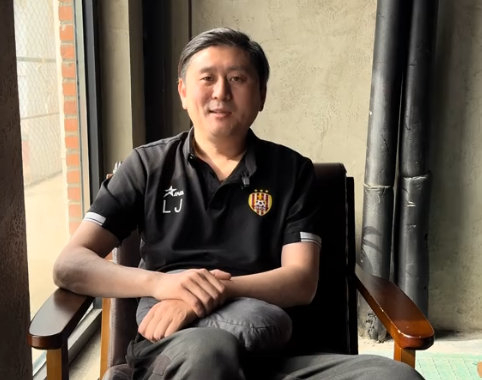前国安冠军成员路姜:颈动脉闭塞致偏瘫,人生下半场仍在踢 前国安冠军成员路姜:颈动脉闭塞致偏瘫,人生下半场仍在踢