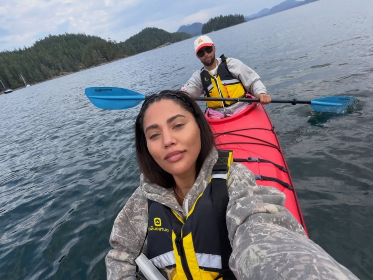 享受假期!库里夫妇加拿大旅游 划船钓鱼好不惬意🚣♂️🎣 享受假期!库里夫妇加拿大旅游 划船钓鱼好不惬意🚣♂️🎣