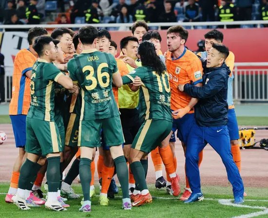 泰山5将身背三黄无人停赛 打海港阵容齐整 泰山5将身背三黄无人停赛 打海港阵容齐整