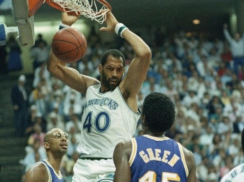 美媒评NBA历史15大7尺2以上长人 贾巴尔居首姚明第四 美媒评NBA历史15大7尺2以上长人 贾巴尔居首姚明第四