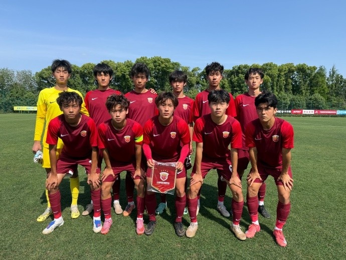 海港U17队2:1麓山国际实验学校 杨思致远助攻穆海麦提首开记录