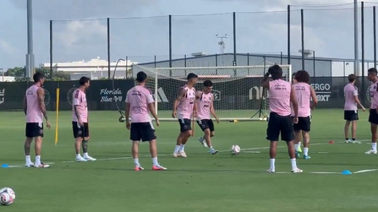 梅西正常参加迈阿密国际赛前合练