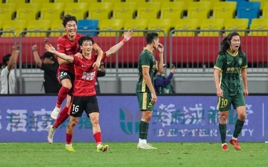 30岁首度入选国足，杨明洋完成会籍转换扫清障碍