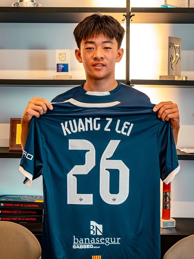 14岁李昊炎签约巴萨拉玛西亚U15 中国留洋小将群体动态更新 14岁李昊炎签约巴萨拉玛西亚U15 中国留洋小将群体动态更新