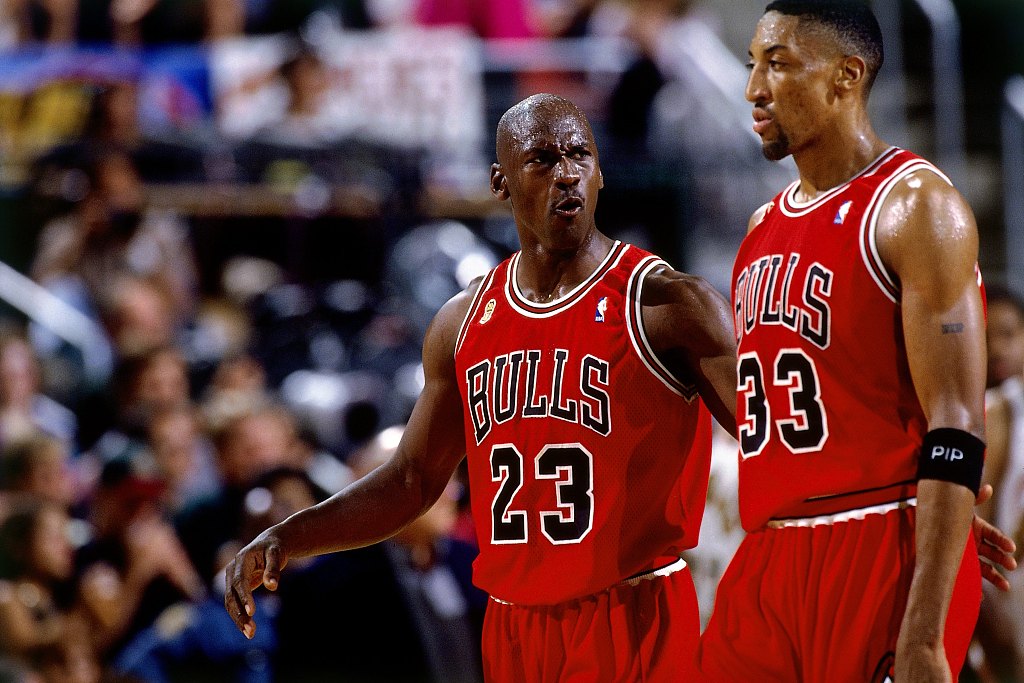阿德巴约拳击希罗面部!NBA队友反目史再添新章 阿德巴约拳击希罗面部!NBA队友反目史再添新章