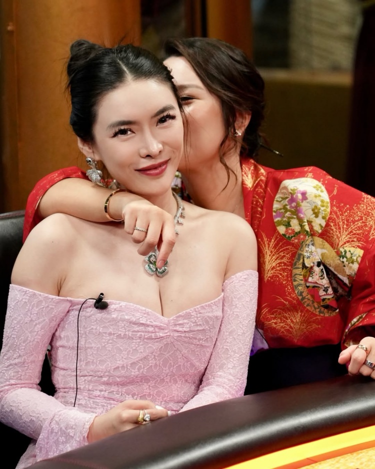巴特勒与德扑女将布兰妮再同框 此前曾同机出行