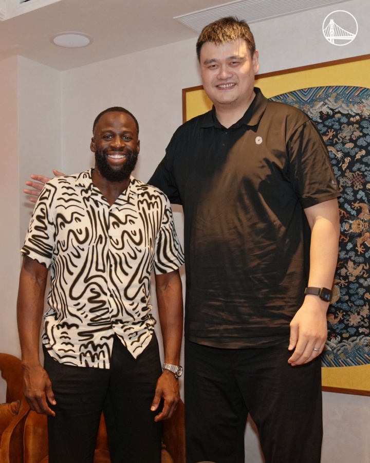 追梦:感谢姚明接待 他连接了中国和NBA 极大助力了篮球的全球化 追梦:感谢姚明接待 他连接了中国和NBA 极大助力了篮球的全球化