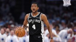 [福克斯集锦]效益太低！福克斯15投仅4中拿9分8助3断 三分4中0